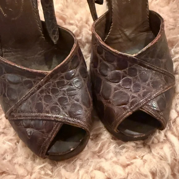 VTG 1940s or 50s Alligator Pumps Brown Leather Women
